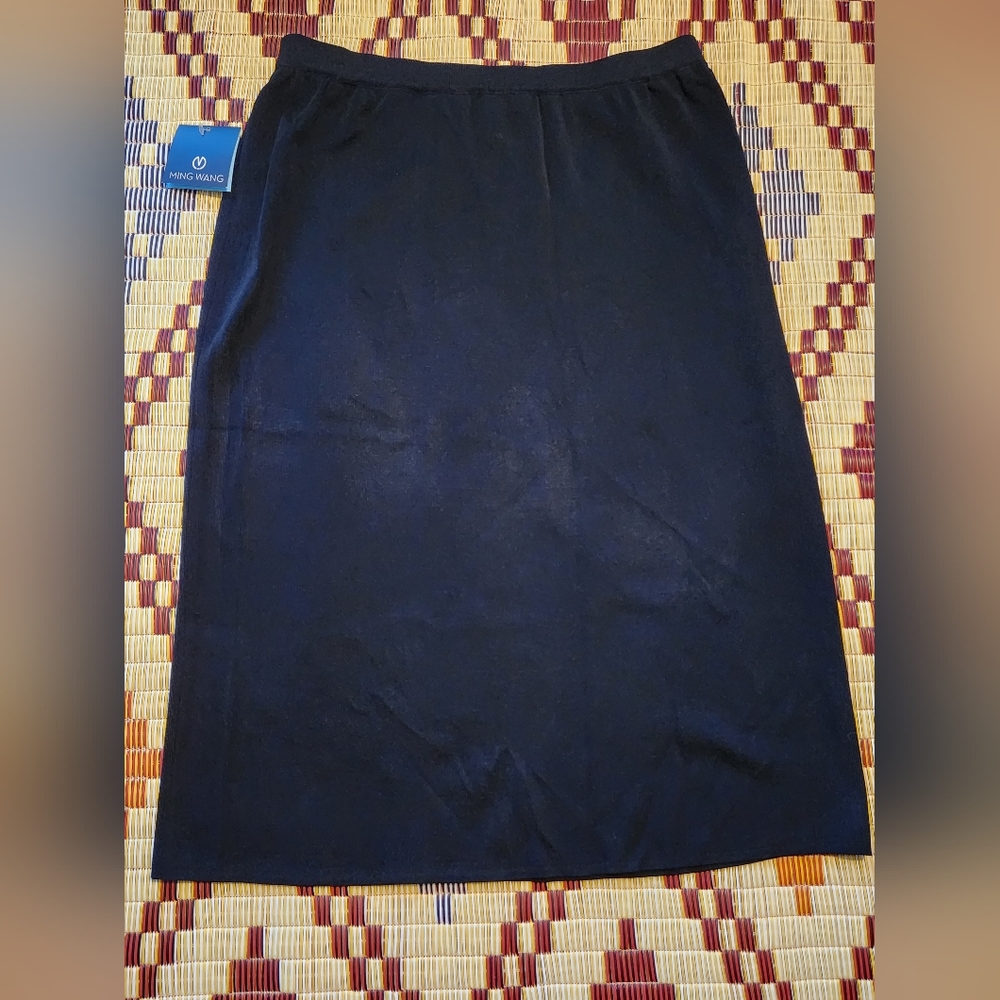 Women's Ming Wang Black Midi Skirt. Sz Med. NWT